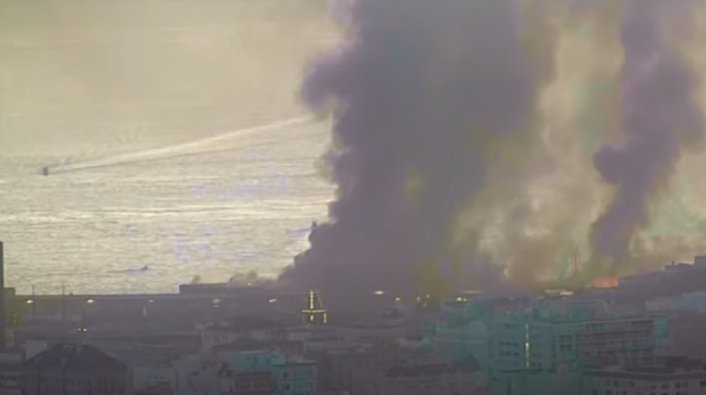 San Francisco, incendio a Fisherman's Wharf: distrutta parte del molo simbolo VIDEO