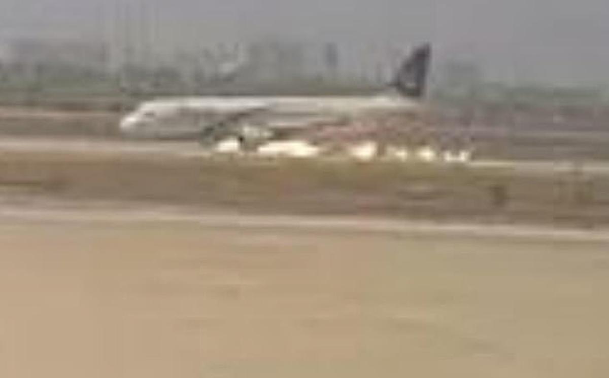 Pakistan, aereo precipitato a Karachi. Analizzate le scatole nere