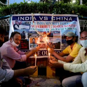 India-Cina: gli scontri al confine con mazze chiodate e kung fu. Guardie disarmate per evitare incidenti