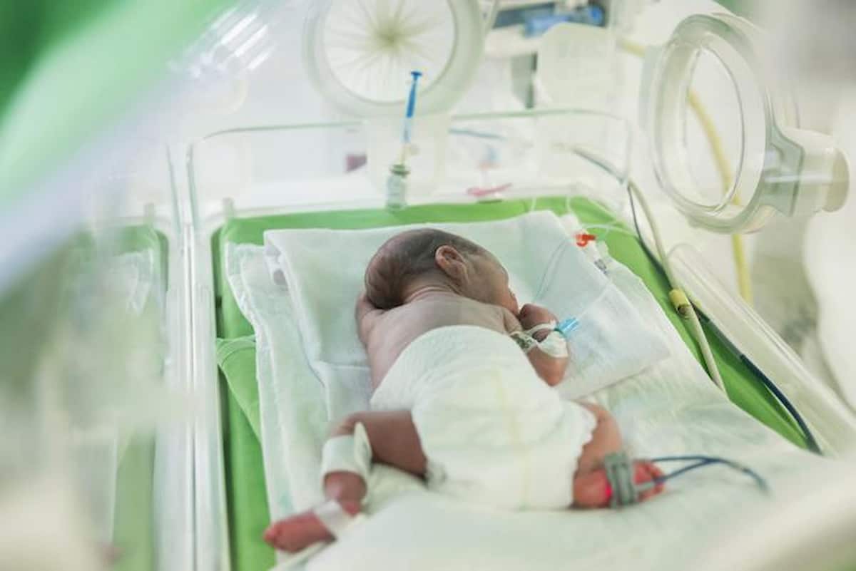 Palermo, incinta e in coma per il coronavirus: medici fanno nascere la sua bimba