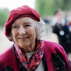 Vera Lynn, si è spenta a 103 anni la voce dell'orgoglio british. "We'll meet again"