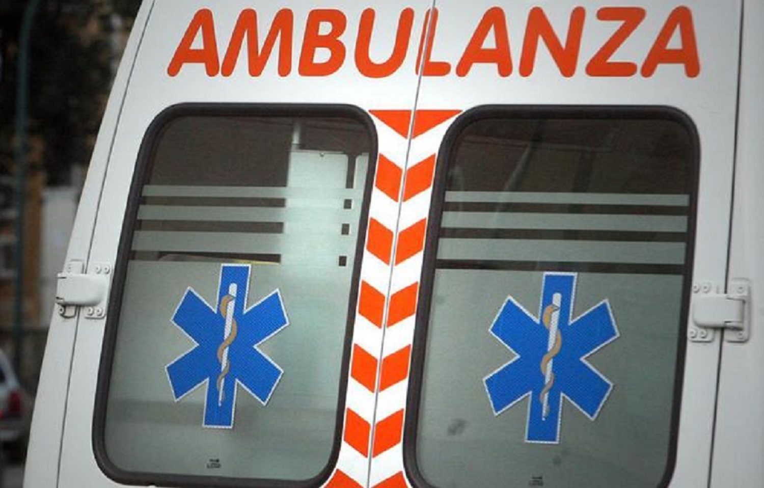 Incidente a Cerreto Guidi, scooter contro un furgone. Morta ragazza di 16 anni