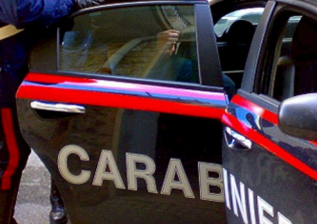 Catania, lancia figlia di 15 mesi contro il parabrezza dell'ex. Arrestata mamma di 23 anni