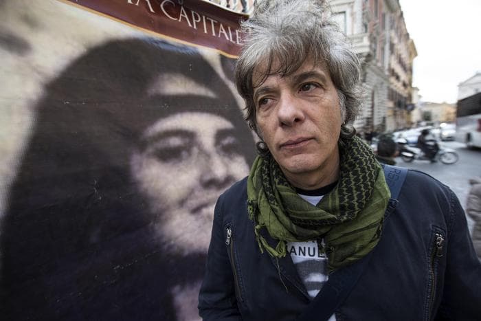 Emanuela Orlandi (nella foto un manifesto col fratello Pietro)36 anni dopo, la telefonata dal Vaticano che non ci fu