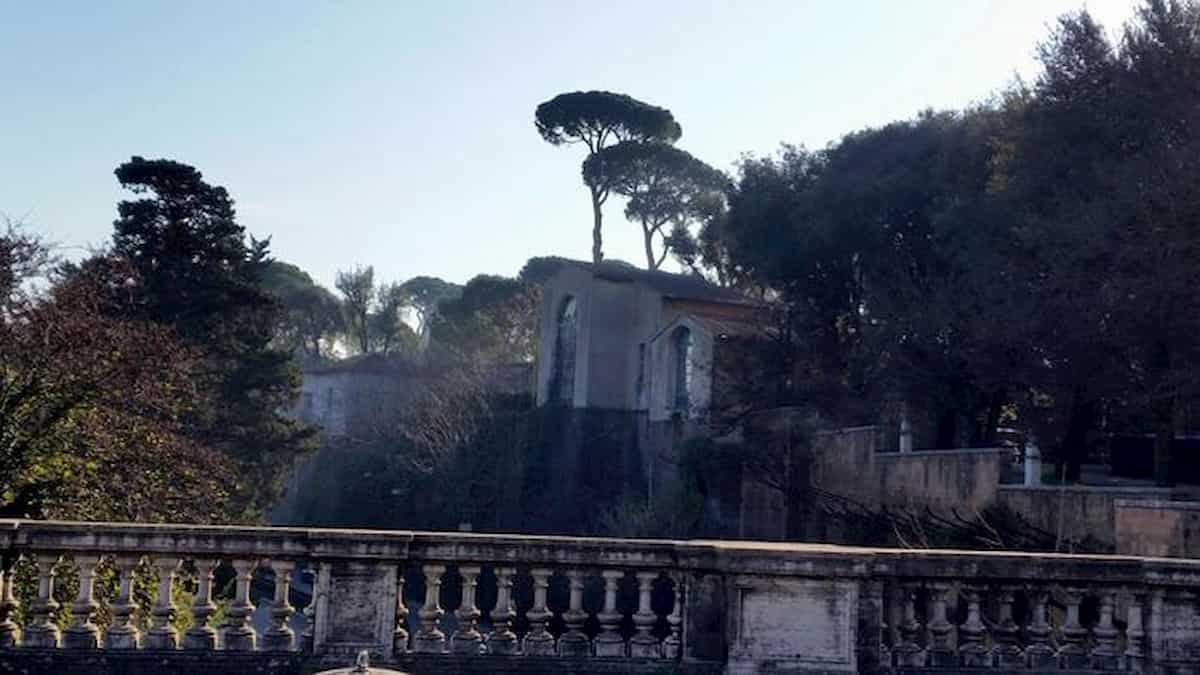 Roma, si lancia dalla terrazza del Pincio dopo lite con la fidanzata
