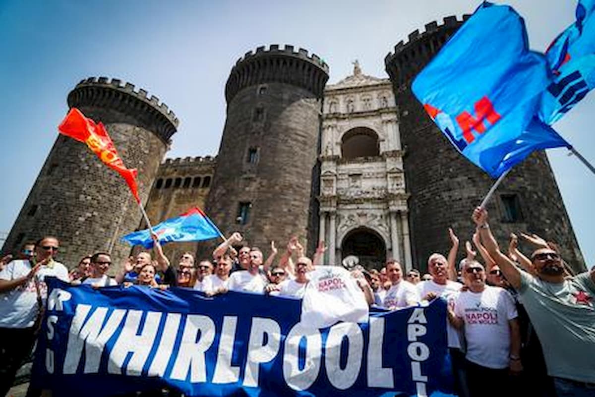 Whirlpool chiude lo stabilimento a Napoli dal 31 ottobre