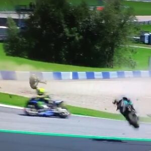 Moto Gp Austria, spaventoso incidente. Le moto di Zarco e Morbidelli attraversano pista