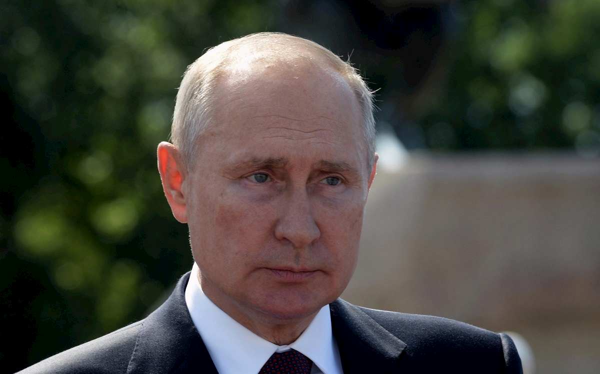 Vladimir Putin ha il Parkinson e si dimette a gennaio 2021? Lo dice l'oppositore che ci prende sempre...