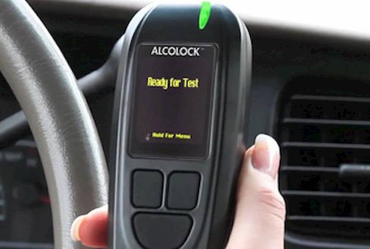 Alcolock, il sistema che ti blocca l'auto se sei ubriaco