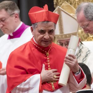 Vaticano, il cardinal Becciu si è dimesso da Prefetto della Congregazione delle cause dei Santi