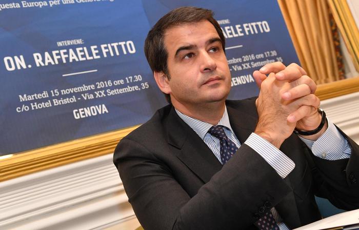 Raffaele Fitto positivo al coronavirus: "Spero che gli odiatori si prendano una pausa"