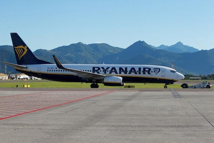 Coronavirus, un positivo sul volo Ryanair Milano-Catania. Si cercano passeggeri