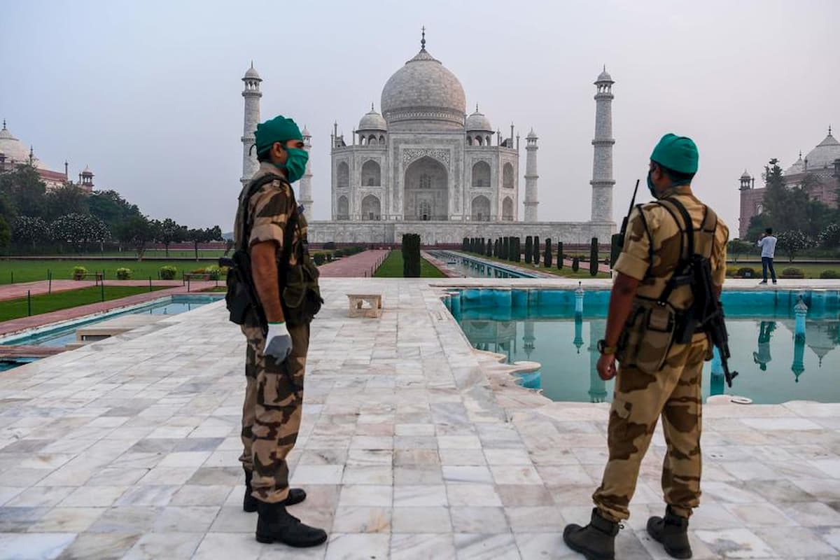 India riapre il Taj Mahal nonostante il coronavirus. Ma ammessi solo 5mila visitatori