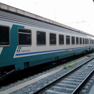 Uomo investito da un treno a Caserta: disagi e treni in ritardo oggi sulla linea Napoli-Roma