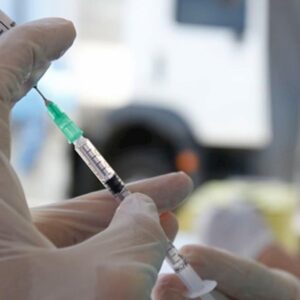 Vaccino Moderna anti Covid, efficace al 94,5%. Dura fino a 30 giorni nel frigo di casa