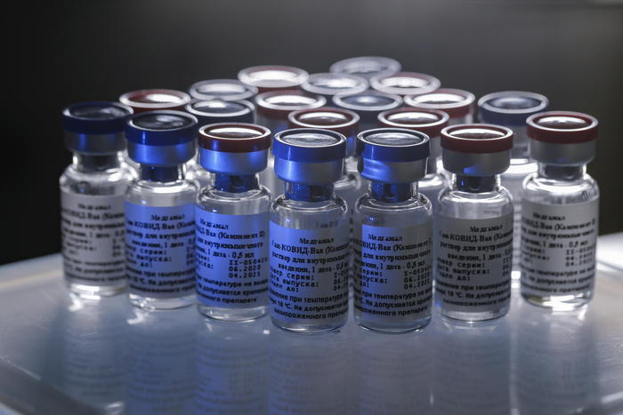 Vaccino Oxford: mileite la reazione avversa possibile