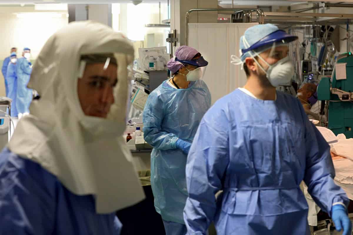 L'allarme degli anestesisti: "Possiamo coprire al massimo 7 mila posti in terapia intensiva"