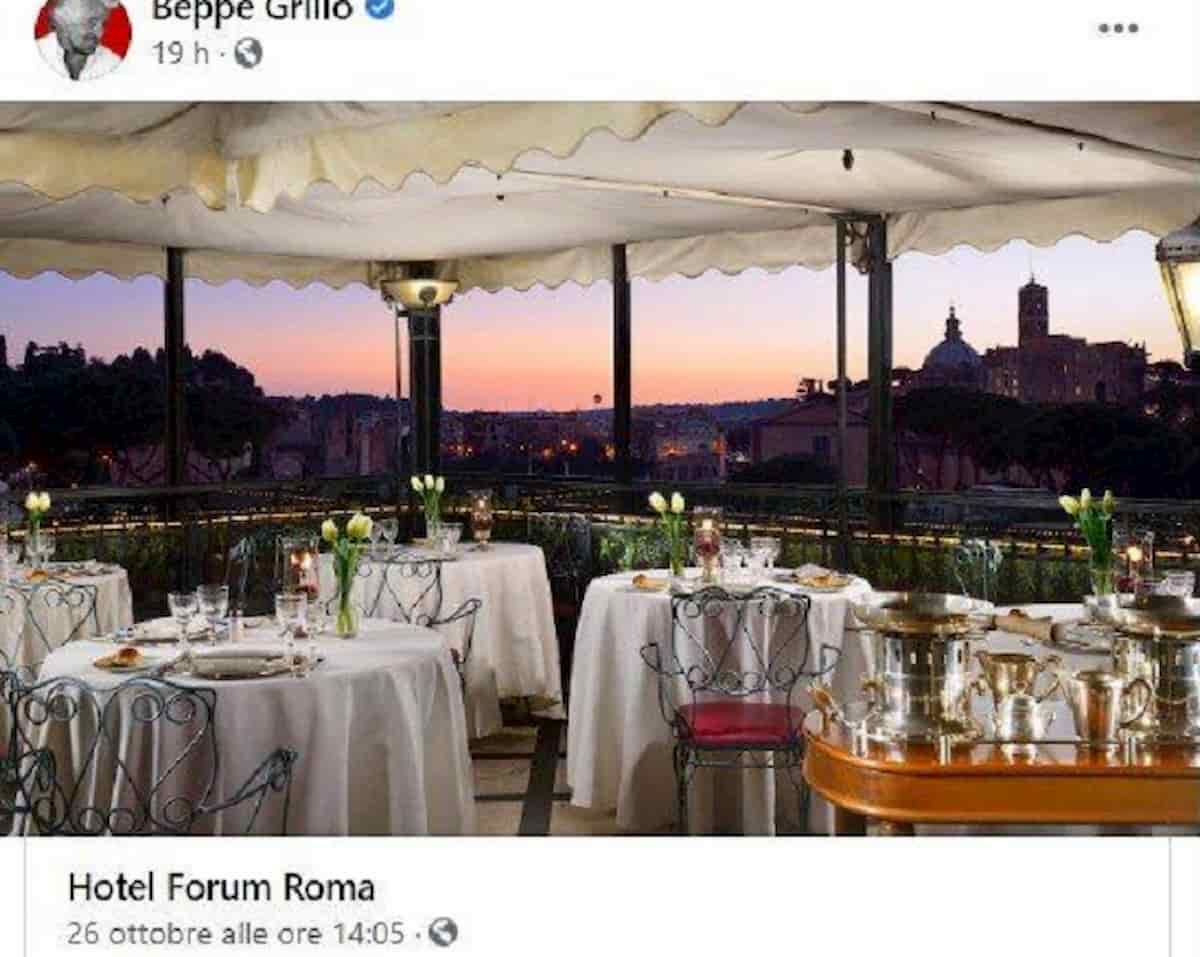 Beppe Grillo, foto per l'amico albergatore di Roma che serve la cena dopo le 18 (con la scappatoia pernottamento)
