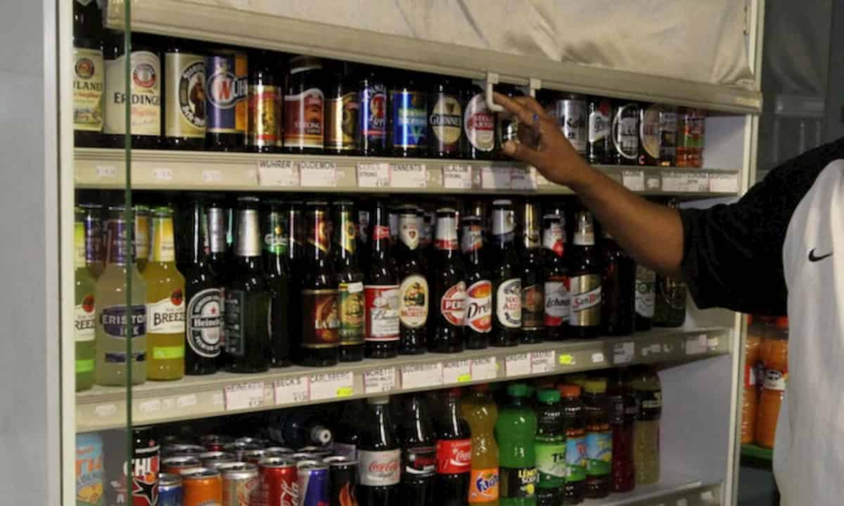 Roma, minimarket non potranno vendere alcolici il venerdì e sabato sera contro la movida di weekend