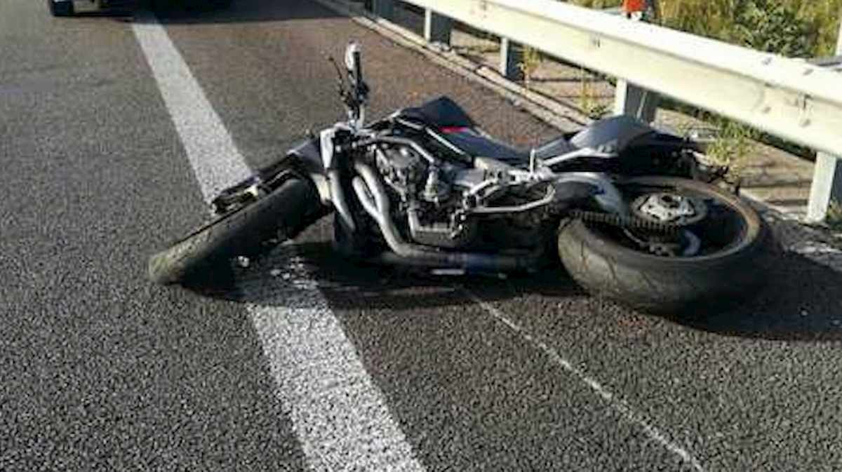 Modica, incidente mortale: muore motociclista 28 anni