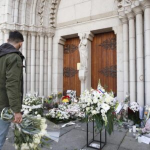 Maometto deriso, se Charlie Hebdo lo facesse con Gesù o la Maddalena? Nella foto: la chiesa di Nizza, teatro dell'ultima vendetta islamica