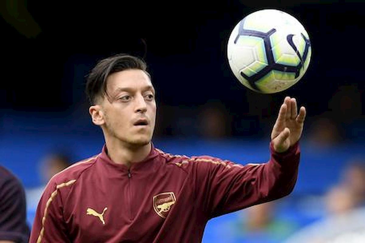 Mesut Özil, addio all'Arsenal con polemica: hanno fatto fuori perché attacco Pechino"