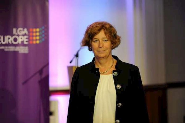 Belgio, nel nuovo governo la prima ministra transgender d'Europa. Lei è Petra De Sutter