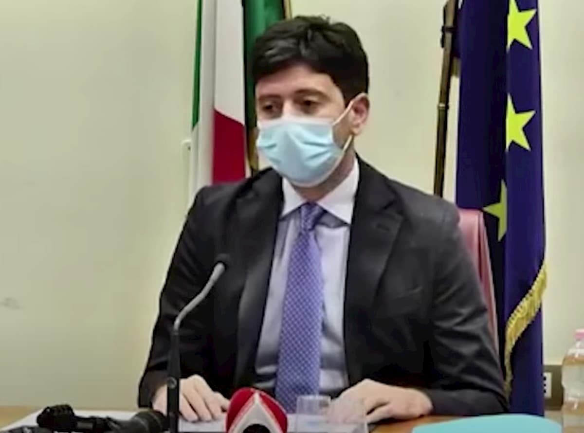 Coronavirus, Speranza: "Serve unità della Repubblica per difendere la salute in una fase delicata" VIDEO