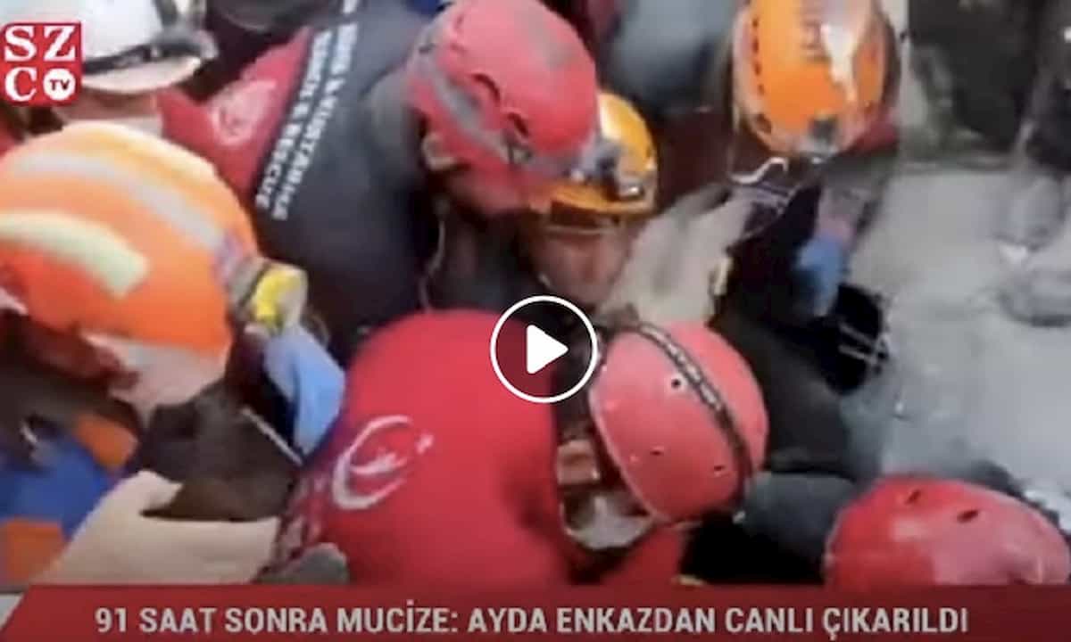 Turchia: il miracolo di Ayda Gezgin, bimba di 3 anni estratta viva dalle macerie dopo 91 ore VIDEO