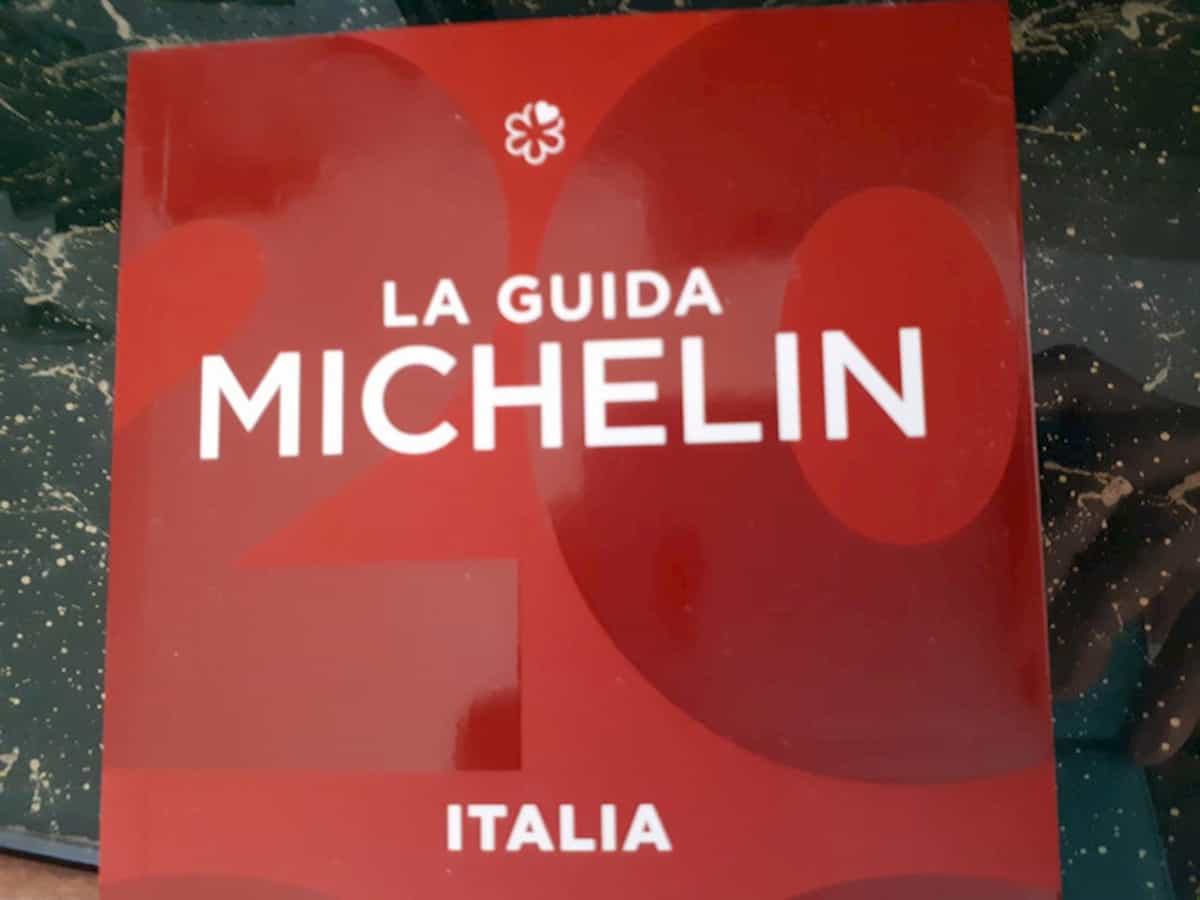Guida Rossa Michelin 2021: tutti i ristoranti stellati in Italia. 11 hanno ottenuto le 3 stelle
