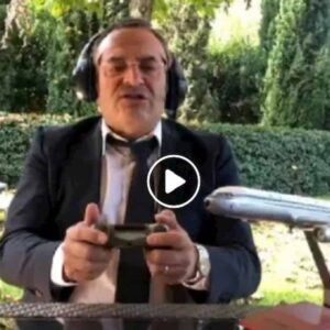 Max Giusti fa Claudio Lotito alla guida del Boeing: "Annamo a fa i tamponi ad Avellino" VIDEO