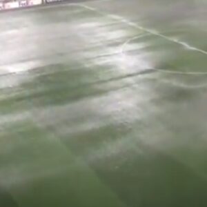 Villareal-Maccabi, bomba d'acqua: il campo da calcio diventa una piscina VIDEO