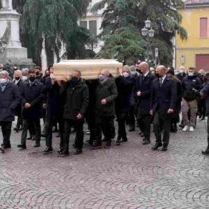 Paolo Rossi, la banda di ladri senza cuore che svaligia casa di Pablito a Bucine durante il funerale