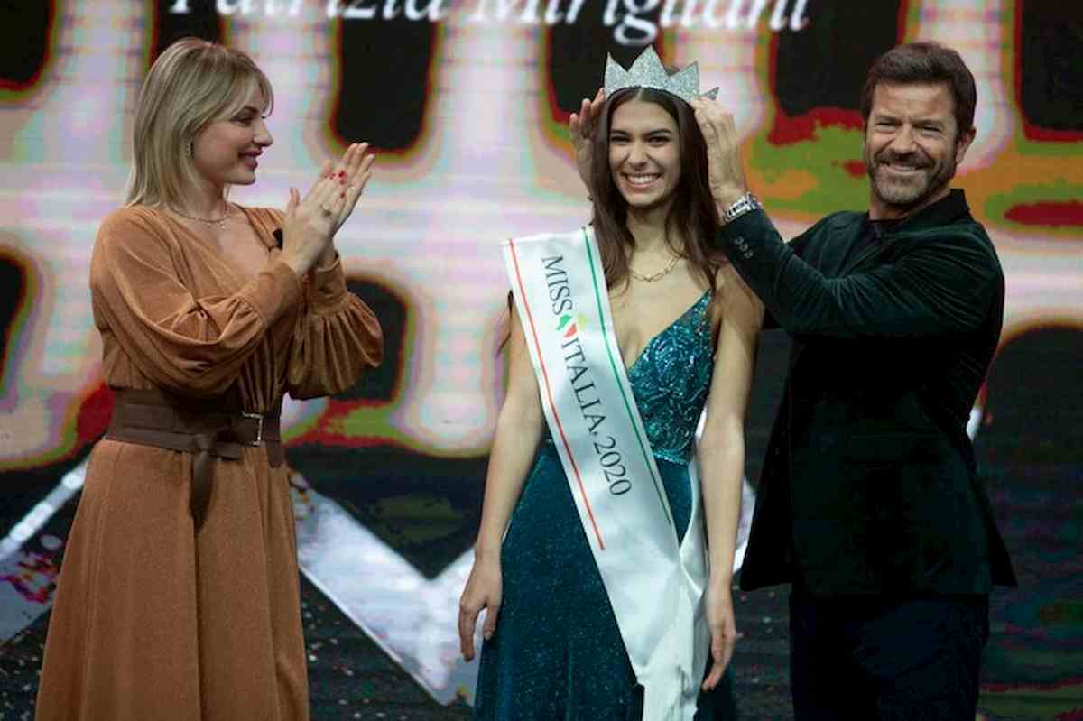 Miss Italia 2020, Martina Sambucini prima reginetta eletta in streaming e senza abbracci