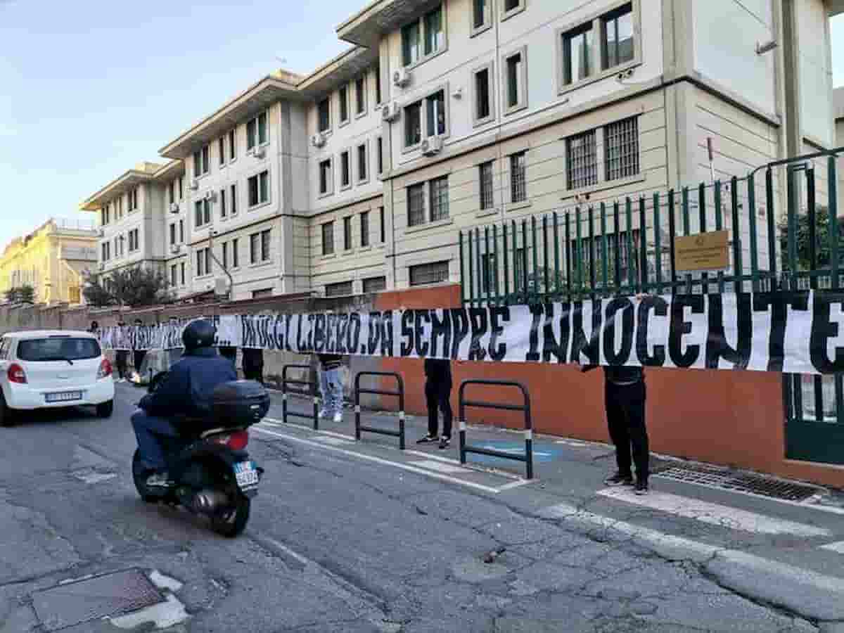 Speziale libero, striscioni in tutta Italia: "Finita un'infamità". Mondo ultras non rispetta nemmeno i morti