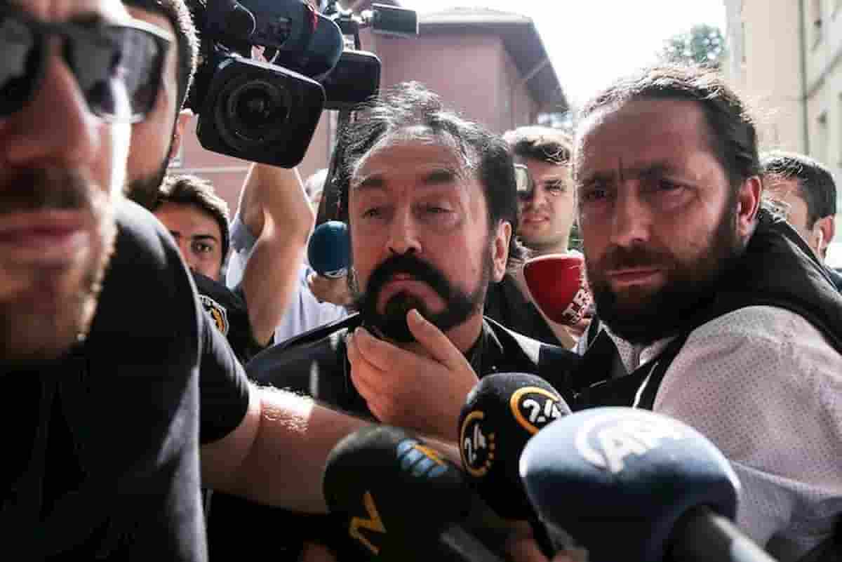 Adnan Oktar condannato a mille anni di prigione in Turchia: predicatore, aveva una setta con 235 seguaci