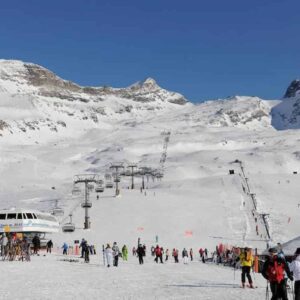 Impianti da sci riaprono dal 15 febbraio (in zona gialla): regole per Piemonte, Lombardia, Valle d'Aosta