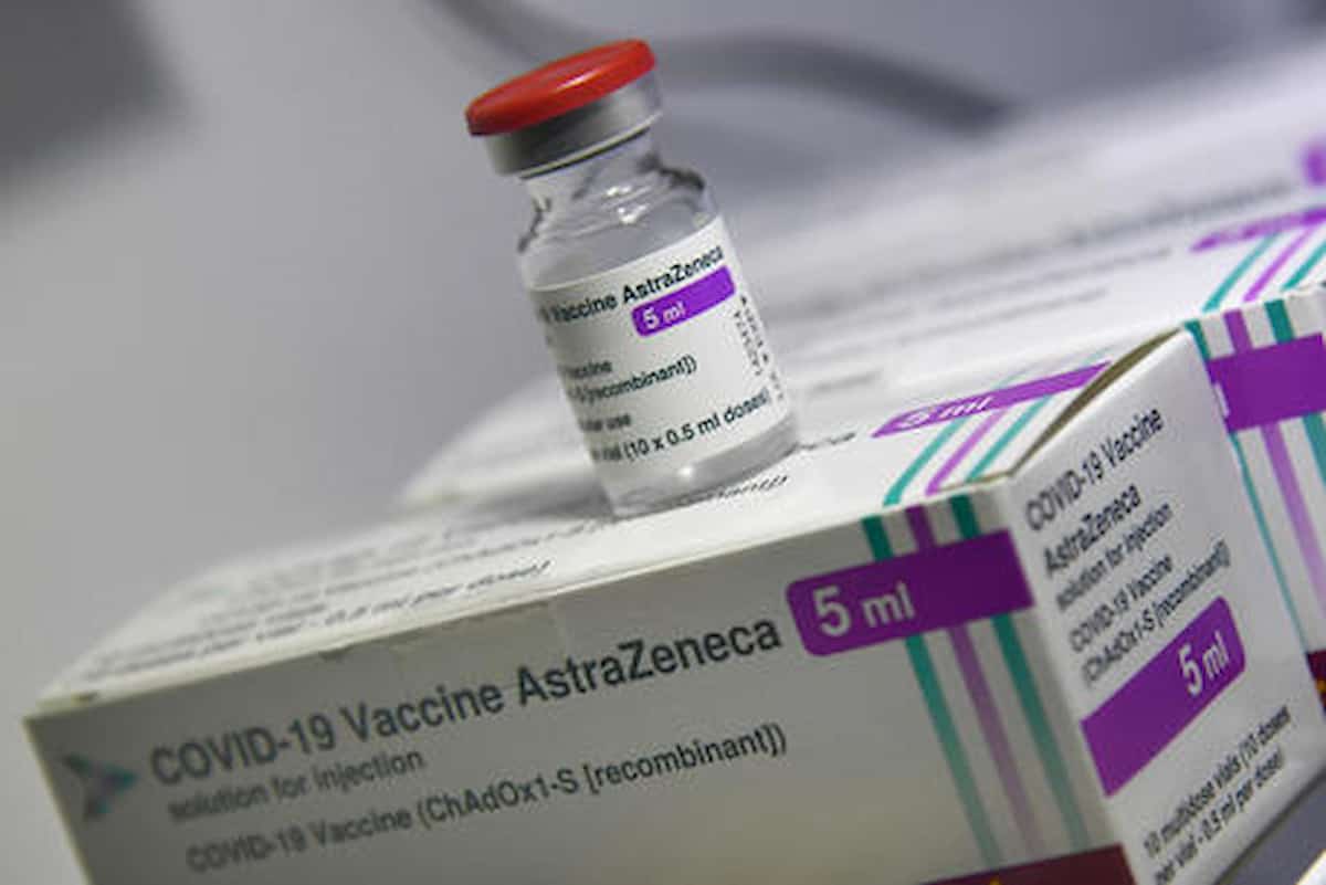 Vaccino AstraZeneca Ema sicuro
