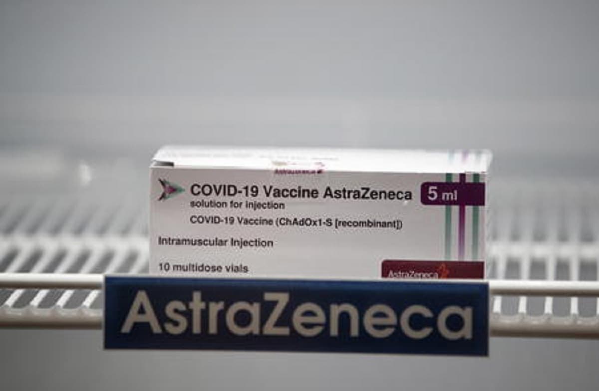 Vaccino AstraZeneca e pillola anticoncezionale: il virologo Palù chiede chiarimenti dall'Ema