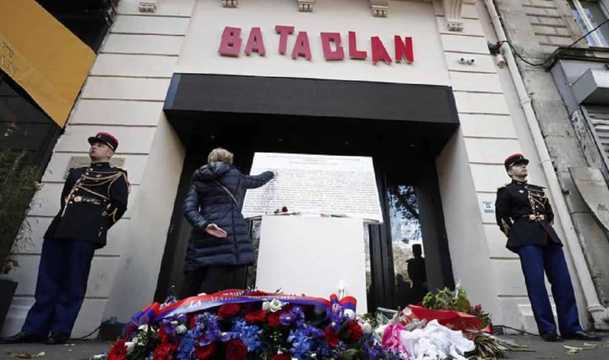Strage Bataclan, arrestato a Bari un algerino dell'Isis: partecipò alle stragi in Francia del 2015