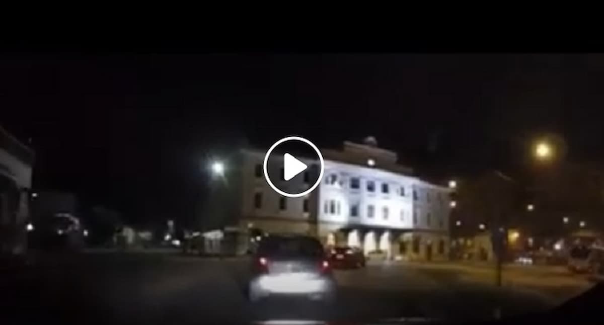 Cagliari, inseguimento dei carabinieri a un'auto che durante la fuga sperona una Gazzella VIDEO