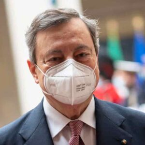 Draghi passo moscio, obiettivo: vaccinare in pace sociale