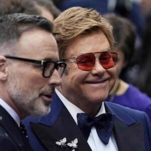 Elton John contro il Vaticano: "Rifiuta le unioni gay e poi fa profitto investendo nel mio film Rocketman"