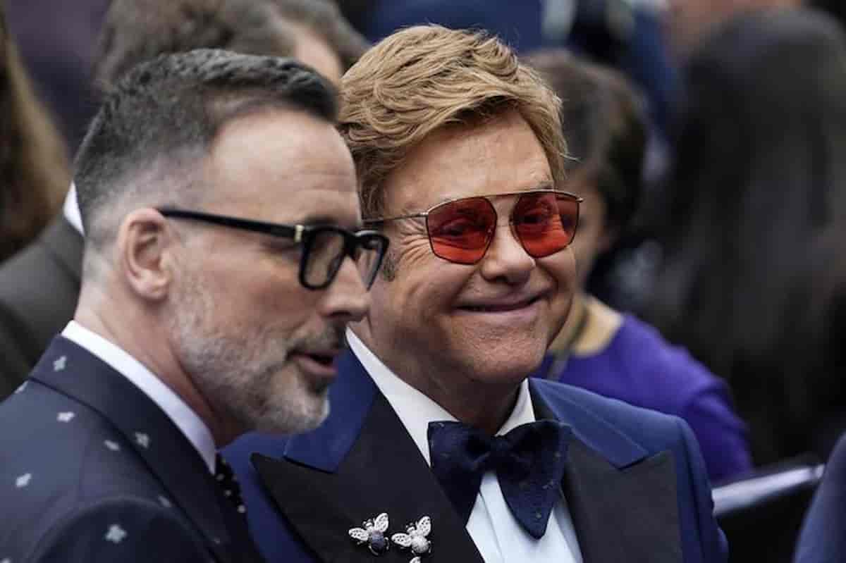 Elton John contro il Vaticano: "Rifiuta le unioni gay e poi fa profitto investendo nel mio film Rocketman"