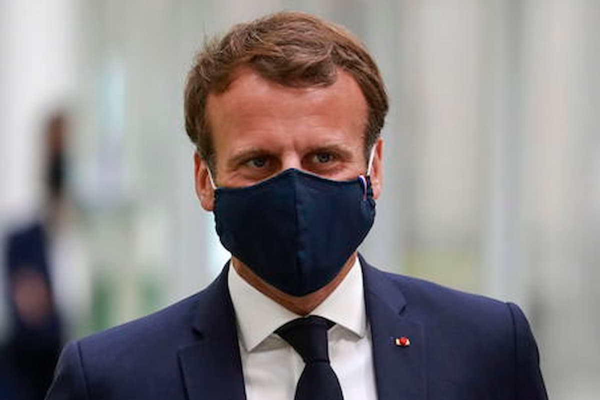 Lockdown creativo à la Macron in Francia, un po' giacobino, un po' italiano, sul covid si gioca le elezioni 2022