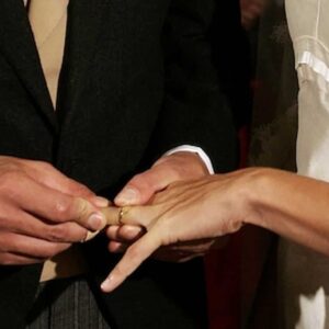 Cinese si sposa due volte senza divorziare: ora è accusata di bigamia