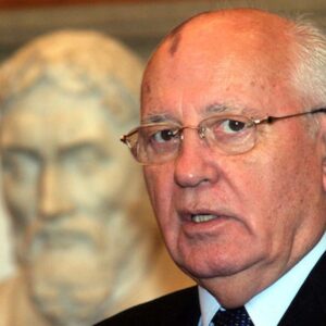 Gorbacev ha 90 anni, Pippo Baudo ricorda la busta con mezzo miliardo di Andreotti che il russo negò di avere avuto