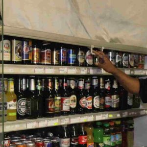 Minimarket e vendita alcolici dopo le 18, ora il Comune di Roma prepara la stretta