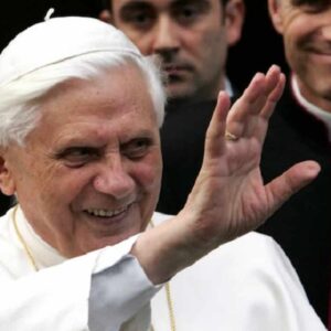 Papa Benedetto XVI al Corriere della Sera: "Dimissioni consapevoli, altro che Vatileaks o lobby gay"