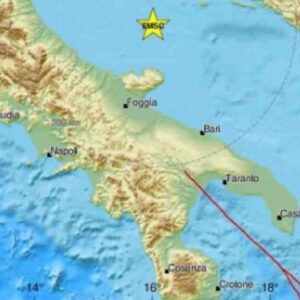 Terremoto Puglia, scossa avvertita fino a Bari e in Campania: epicentro nel mar Adriatico, su WhatsApp impazzano messaggi